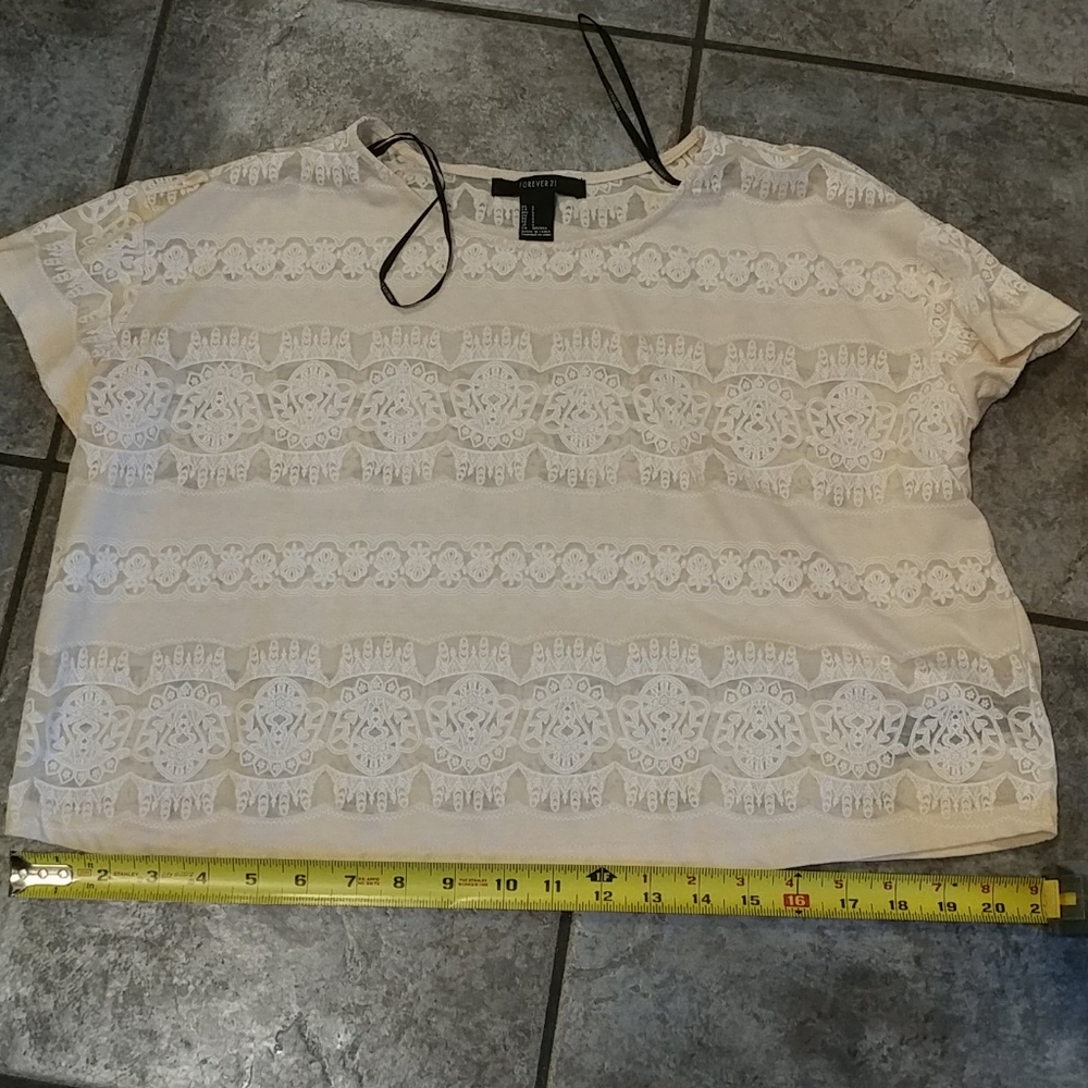 (2/$20) F21 cream boxy crop top size small